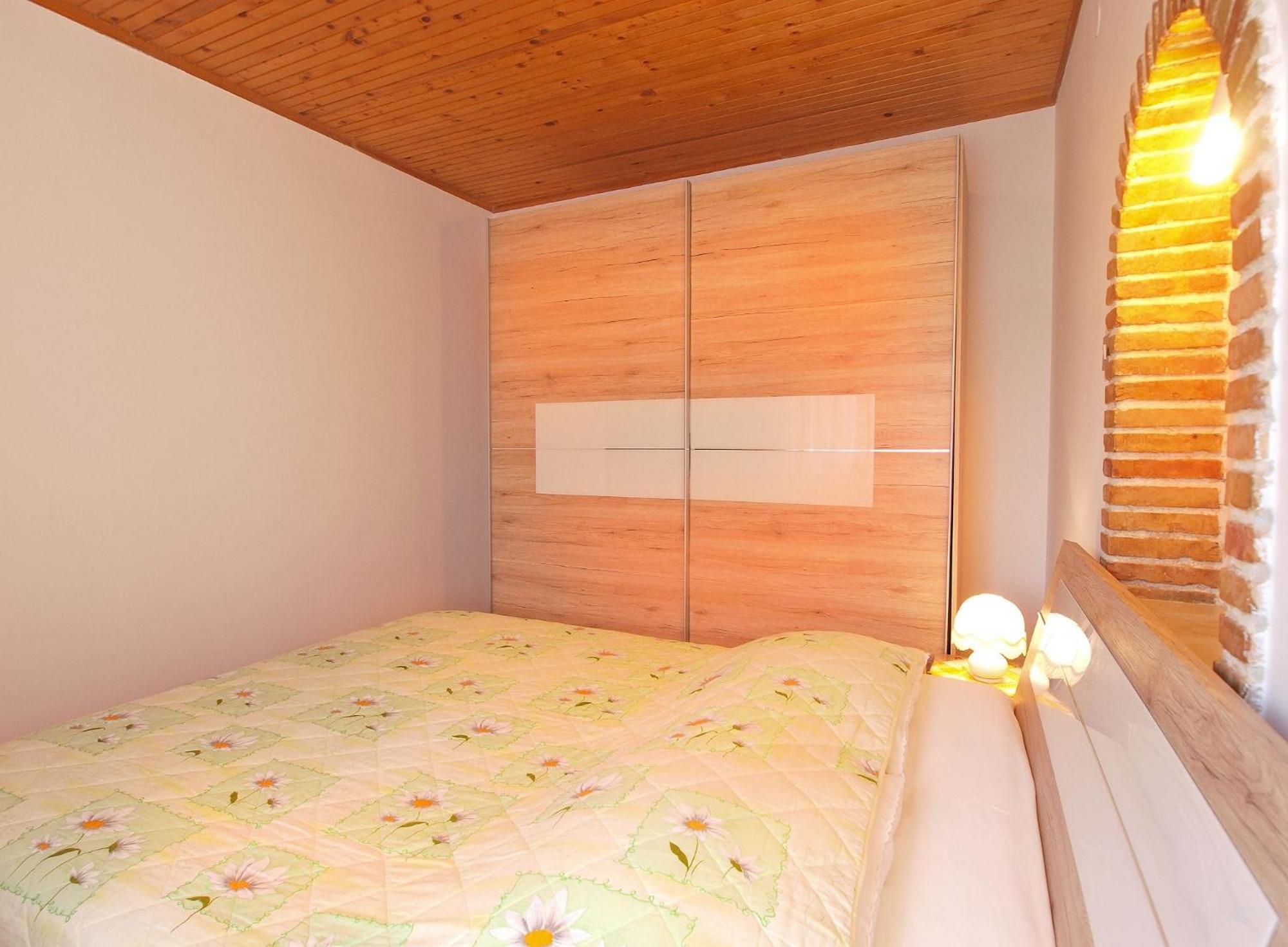 With A Parking Space - 20781 Apartman Rovinj